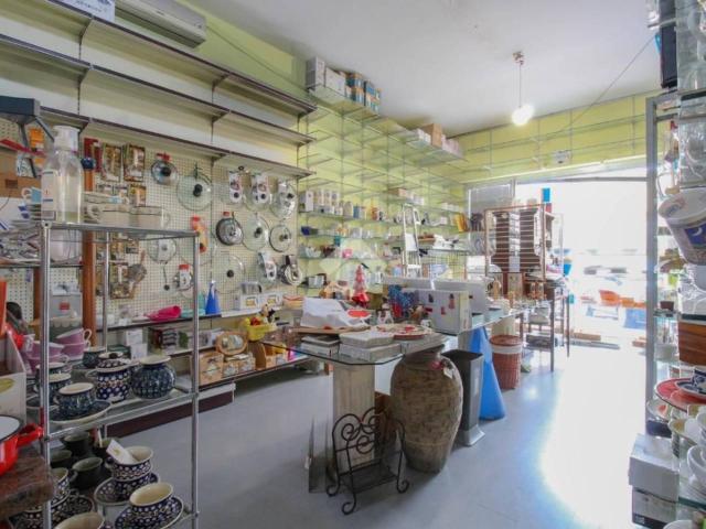 Locale Commerciale in affitto a Unione di comuni Terre di Castelli, Vignola