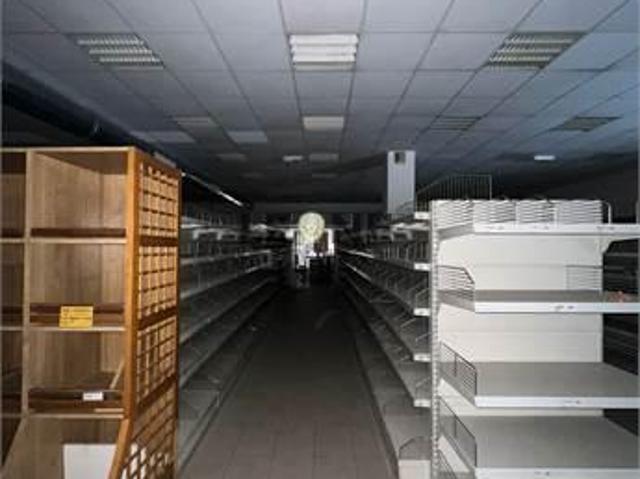 Locale Commerciale in affitto a Unione di comuni Terre di Castelli, Vignola