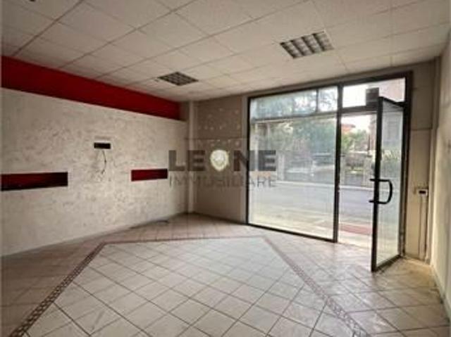 Locale Commerciale in affitto a Unione di comuni Terre di Castelli, Vignola