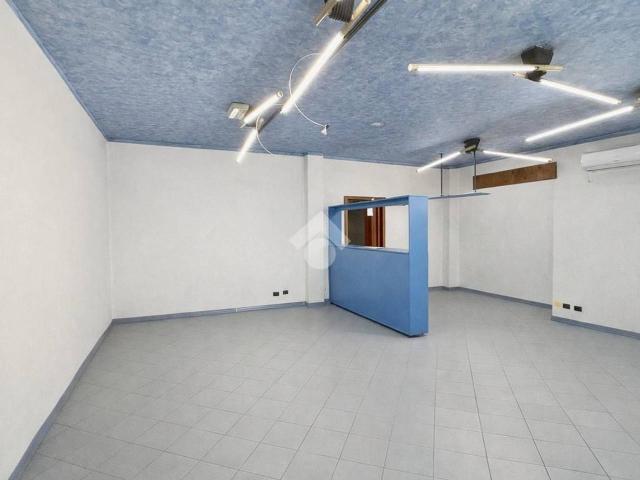 Locale Commerciale in affitto a Villa Del Conte, Veneto
