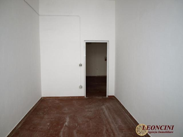 Locale Commerciale in affitto a Unione di comuni Montana Lunigiana, Villafranca In Lunigiana
