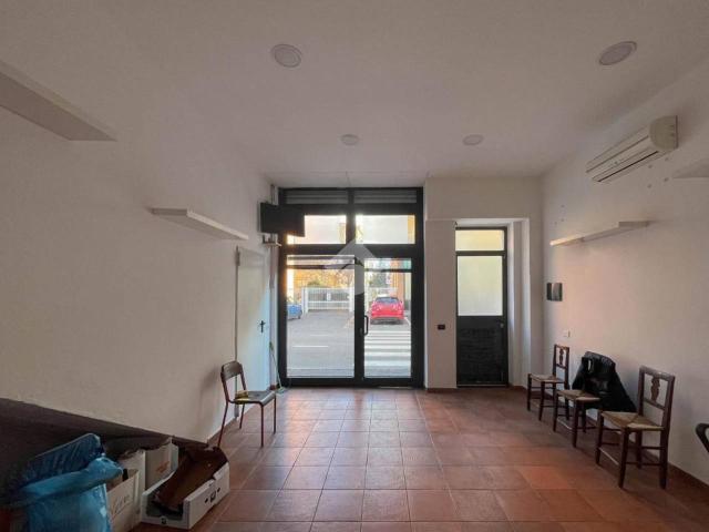 Locale Commerciale in affitto a San Maurizio, Vimercate