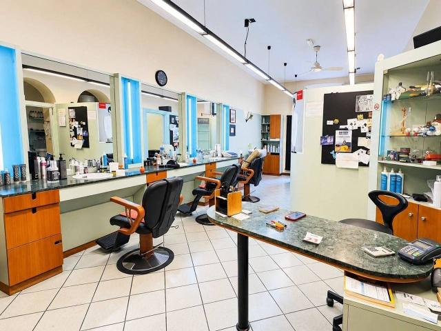 Locale Commerciale in affitto a San Maurizio, Vimercate