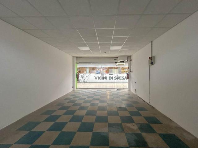 Locale Commerciale in affitto a San Maurizio, Vimercate