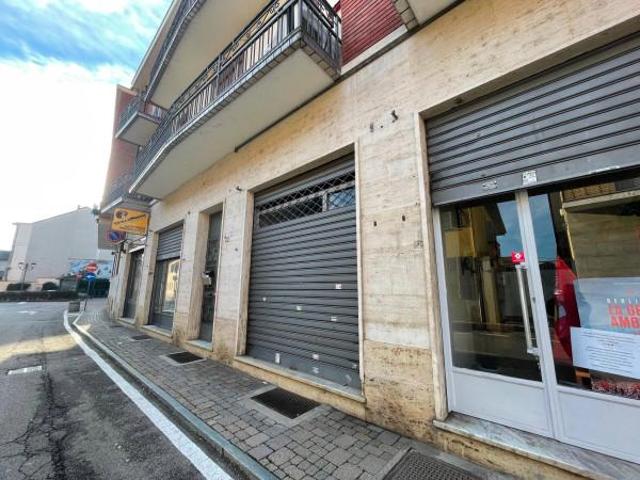 Locale Commerciale in affitto a Piemonte, Torino
