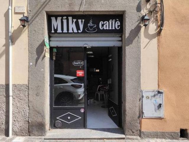 Locale Commerciale in affitto a Viterbo, Lazio