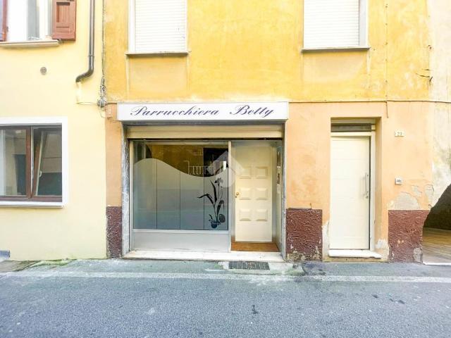 Locale Commerciale in affitto a Comunità montana della Valle Sabbia, Vobarno