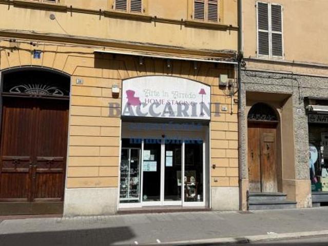 Locale Commerciale in affitto a Unione della Romagna Faentina, Faenza