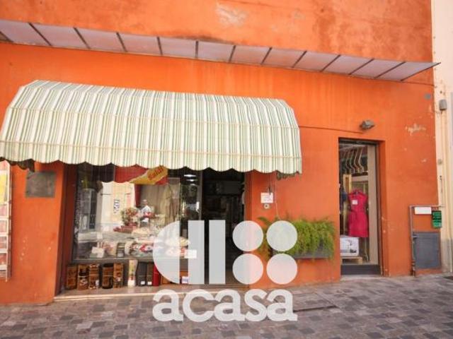 Locale Commerciale in vendita a Unione dei comuni Valle del Savio, Cesenà