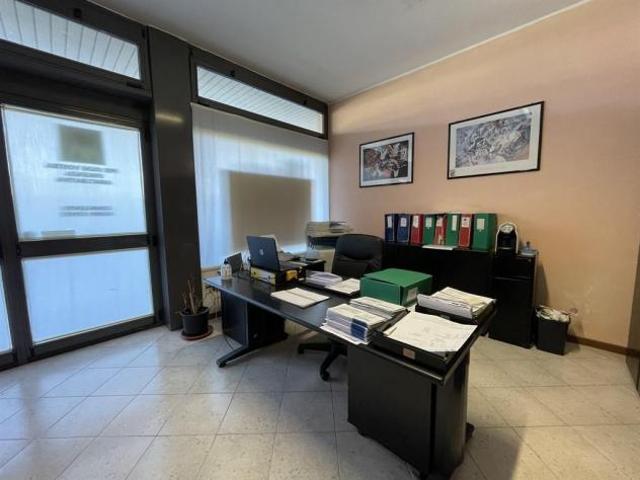 Locale Commerciale in vendita a Martinengo, Lombardia