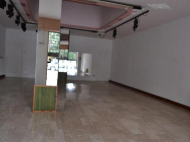 Locale Commerciale in vendita a Abano Terme Bagni, Veneto