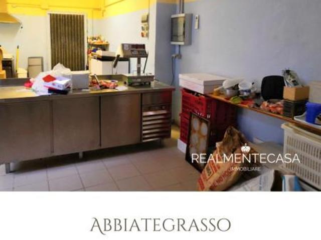 Locale Commerciale in vendita a Abbiategrasso, Lombardia