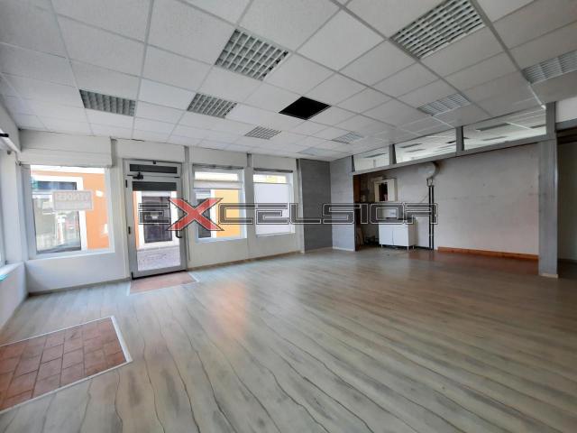 Locale Commerciale in vendita a Borgo Dolomiti, Adria