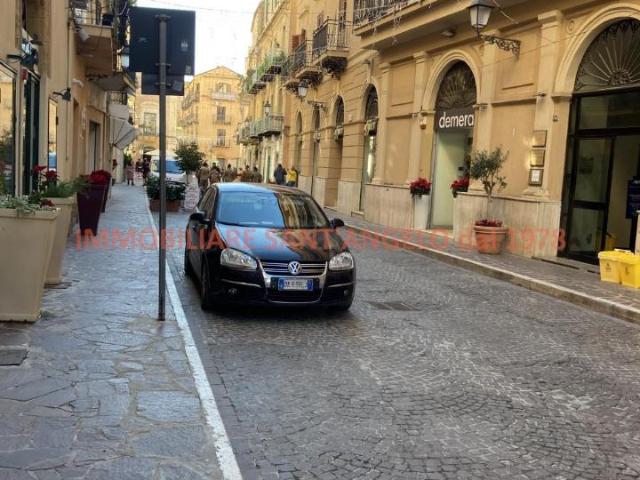 Locale Commerciale in vendita a Sottogas, Agrigento