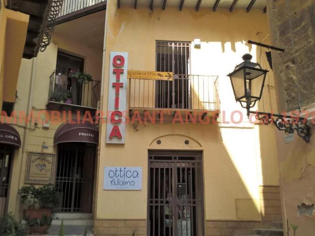 Locale Commerciale in vendita a Sottogas, Agrigento