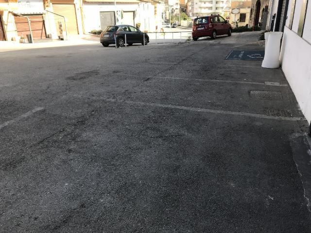 Locale Commerciale in vendita a Quadrivio Spinasanta, Agrigento