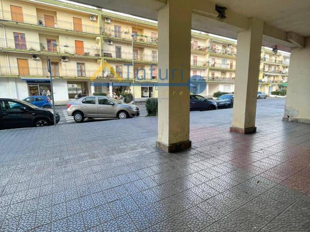 Locale Commerciale in vendita a Agropoli, Campania