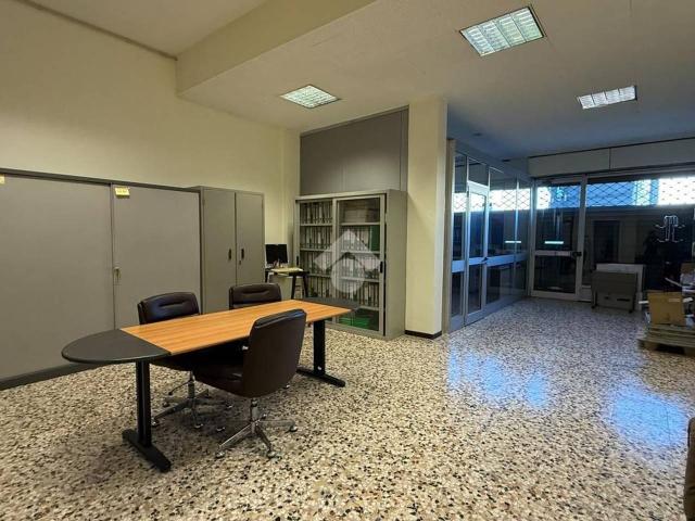 Locale Commerciale in vendita a Piemonte, Cuneo