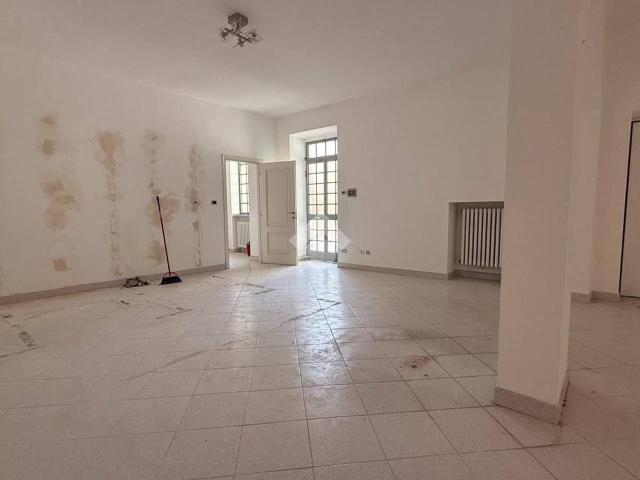 Locale Commerciale in vendita a Piemonte, Cuneo