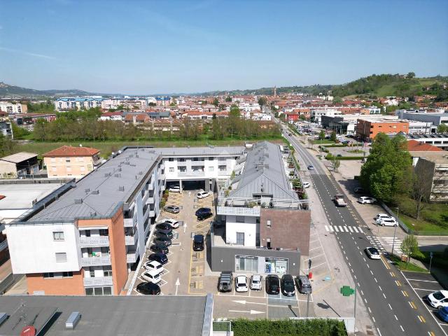 Locale Commerciale in vendita a Piemonte, Cuneo