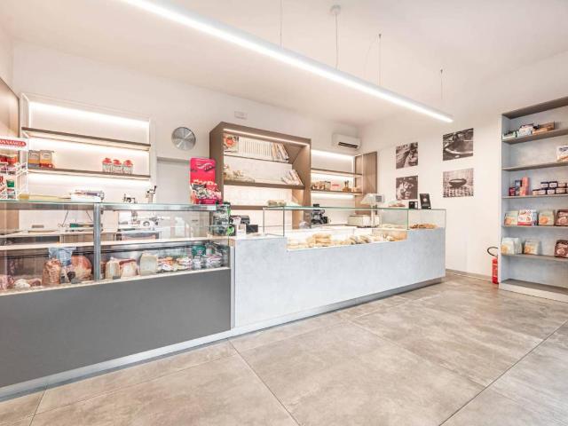 Locale Commerciale in vendita a Albignasego, Lion