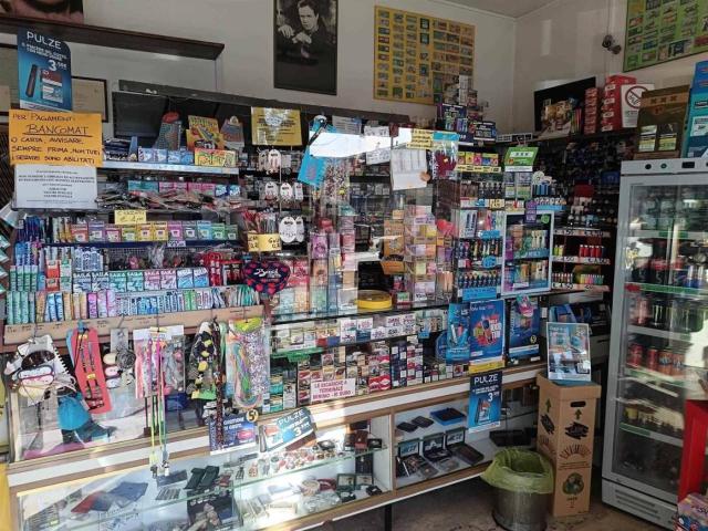Locale Commerciale in vendita a Albignasego, Carpanedo