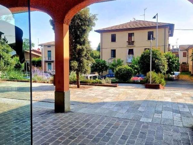 Locale Commerciale in vendita a Colline Matildiche, Re