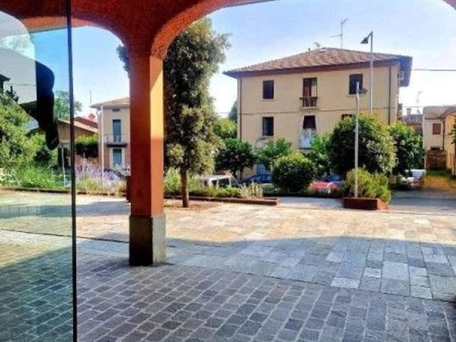 Locale Commerciale in vendita a Colline Matildiche, Re