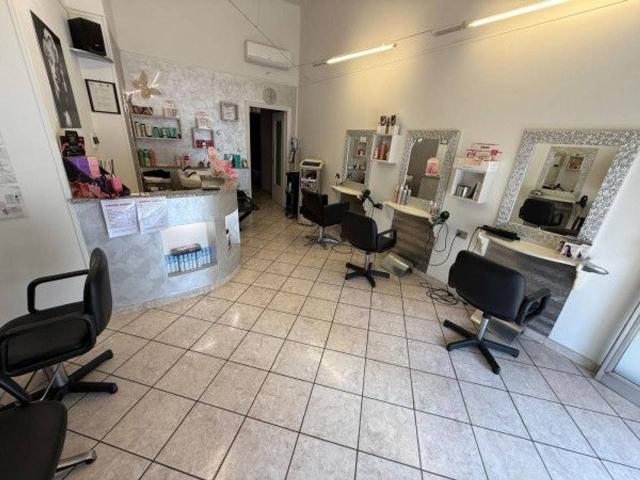 Locale Commerciale in vendita a Piemonte, Alessandria