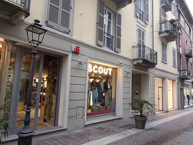 Locale Commerciale in vendita a Piemonte, Alessandria