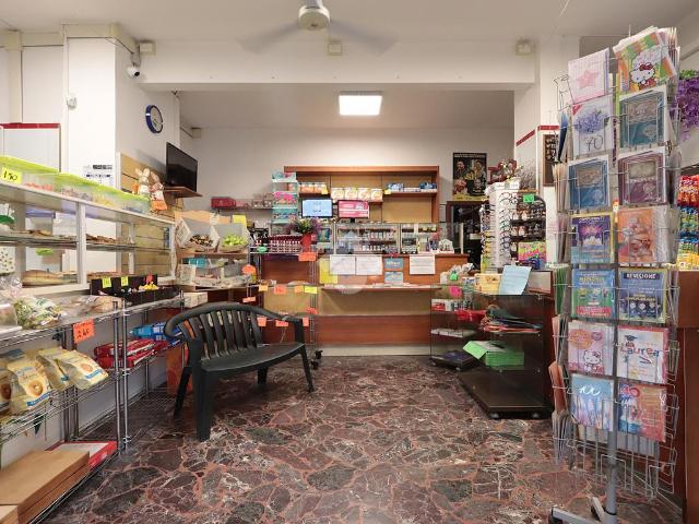Locale Commerciale in vendita a Piemonte, Alessandria