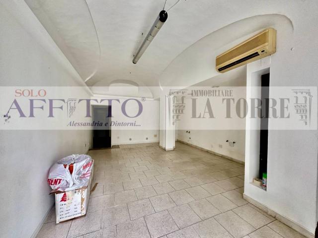 Locale Commerciale in vendita a Alessandria, Spinetta Marengo