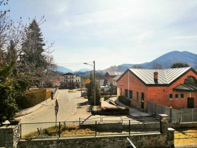 Locale Commerciale in vendita a Alta Valle Intelvi, Lanzo D'intelvi