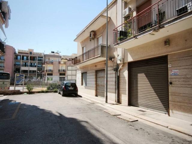Locale Commerciale in vendita a Andria, Barletta-Andria-Trani