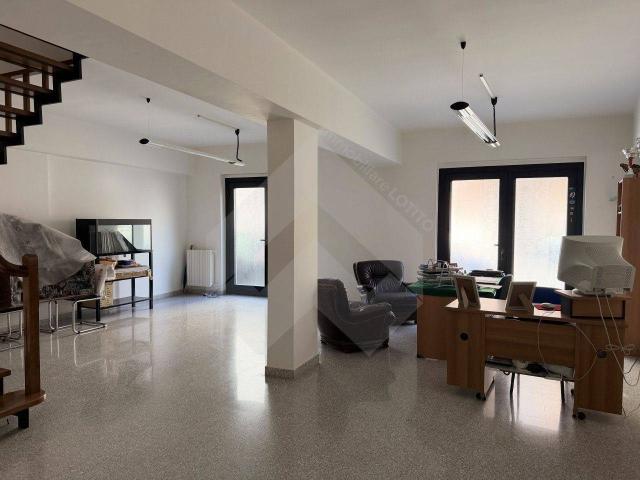 Locale Commerciale in vendita a San Valentino, Puglia