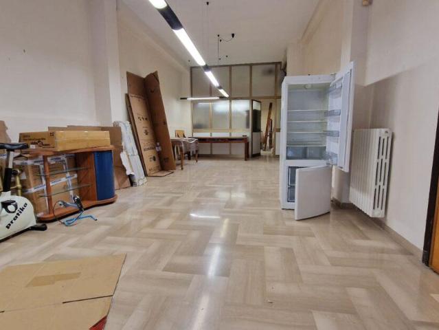 Locale Commerciale in vendita a Andria, Barletta-Andria-Trani