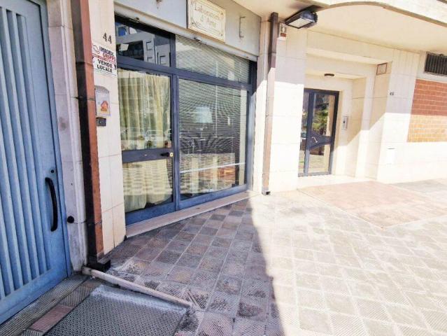 Locale Commerciale in vendita a San Valentino, Puglia