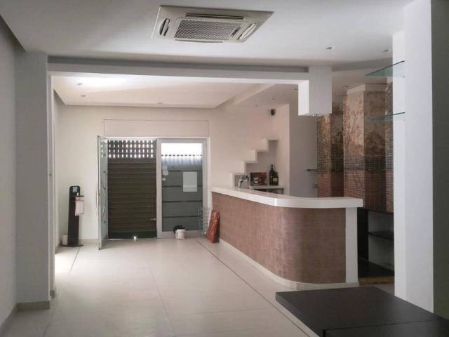 Locale Commerciale in vendita a Andria, Barletta-Andria-Trani