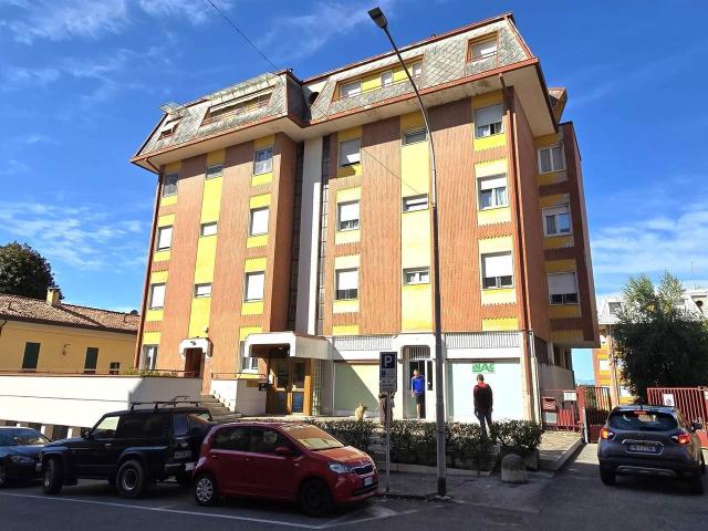 Locale Commerciale in vendita a Cascina Caldara, Appiano Gentile