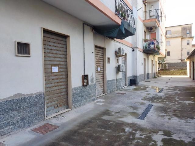 Locale Commerciale in vendita a Calabria, Reggio Calabria