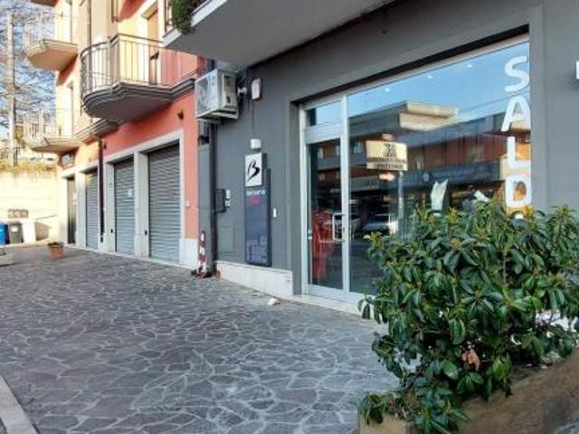 Locale Commerciale in vendita a Santa Barbara, Ariano Irpino