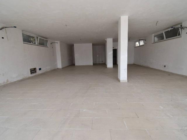 Locale Commerciale in vendita a Atena Lucana, Campania