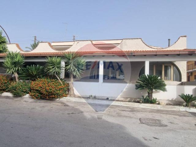 Locale Commerciale in vendita a Augusta, Sicilia