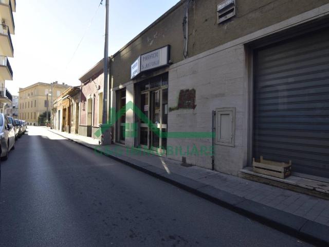 Locale Commerciale in vendita a Augusta, Sicilia