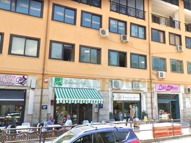 Locale Commerciale in vendita a Avellino, Campania