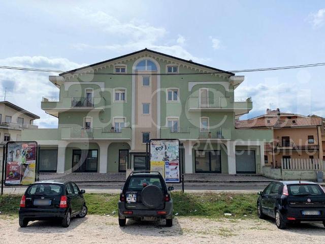 Locale Commerciale in vendita a Avezzano, Abruzzo