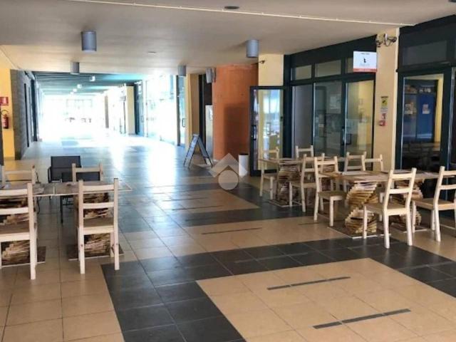 Locale Commerciale in vendita a Grangia, Piemonte