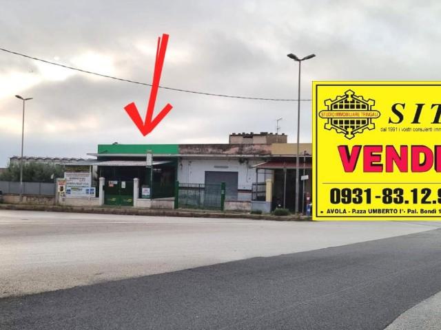 Locale Commerciale in vendita a Avola, Sicilia