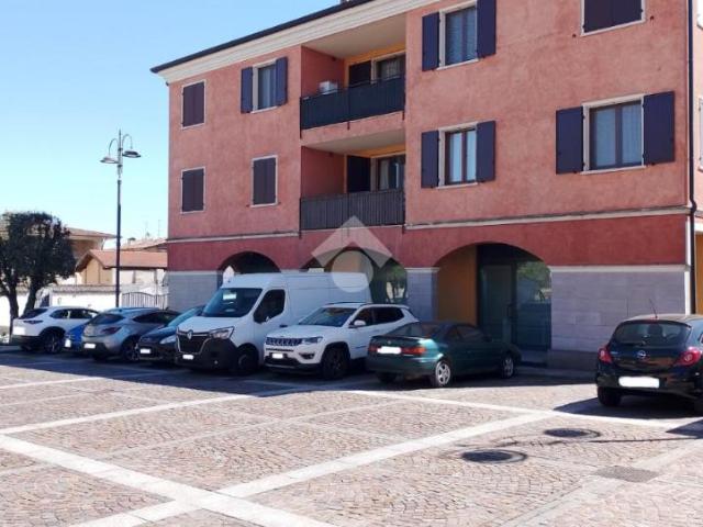 Locale Commerciale in vendita a Azzano Mella, Lombardia