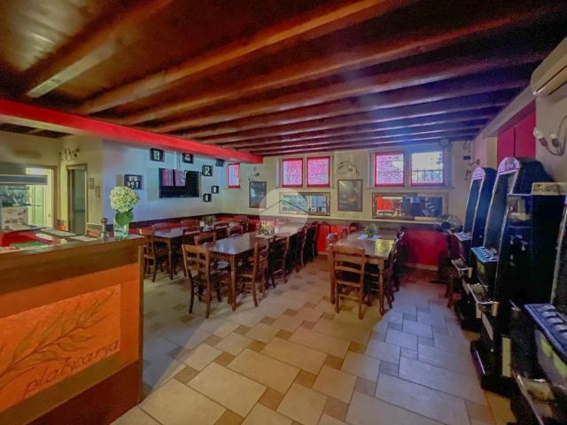 Locale Commerciale in vendita a Bagnolo Cremasco, Lombardia